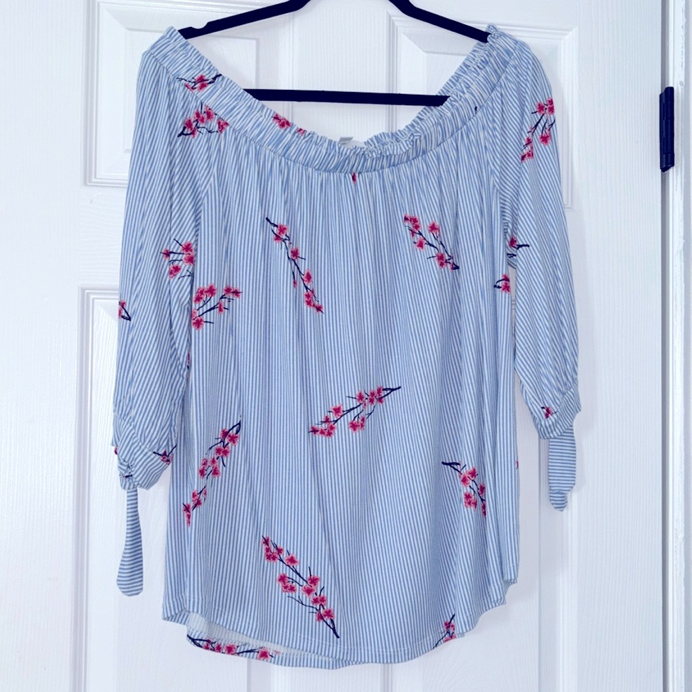 Olive and Oak Floral off the shoulder knit top-L Like new. Non smoker home.